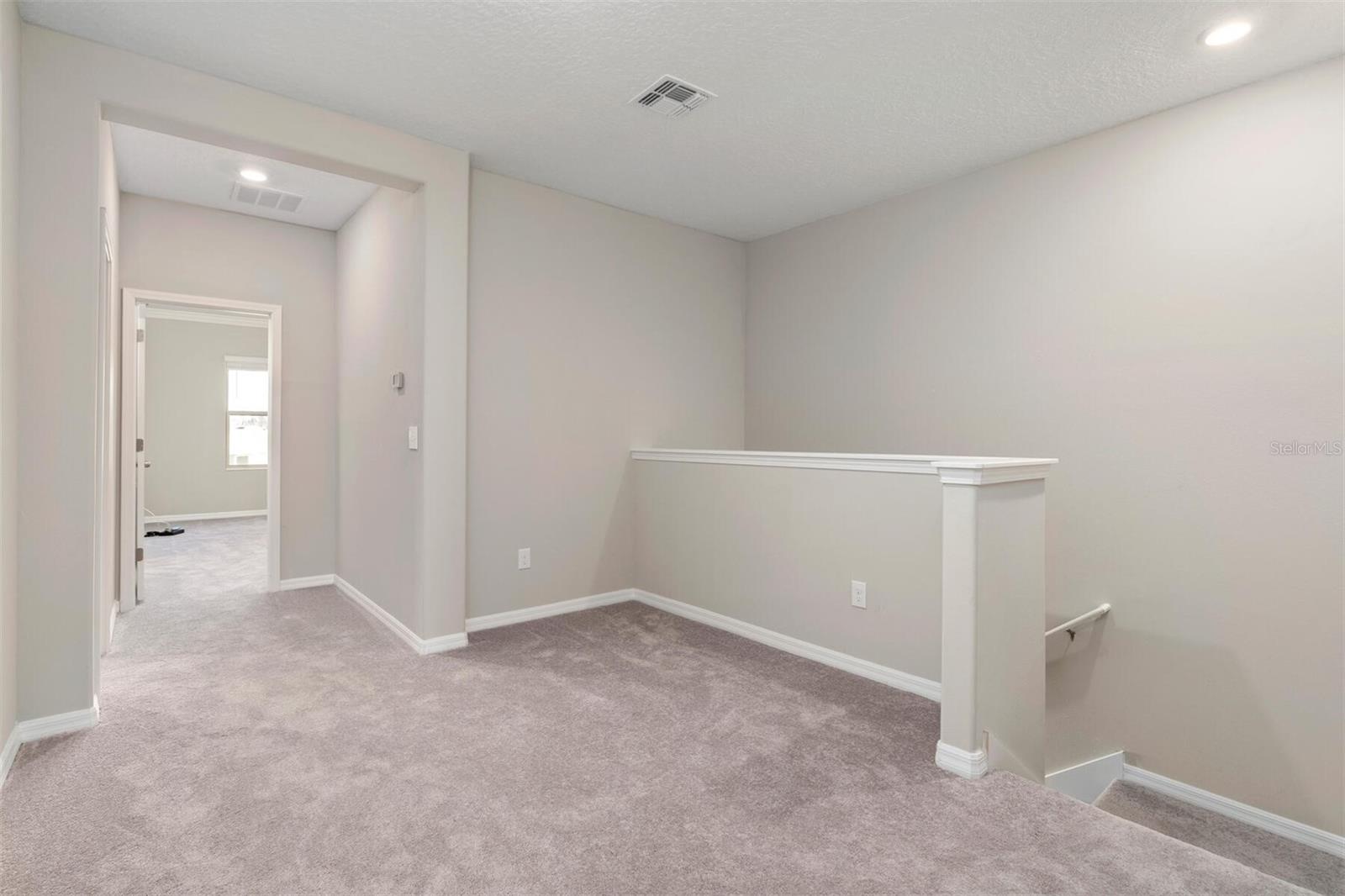 31989 BLUE PASSING LOOP, WESLEY CHAPEL, FL, 33545