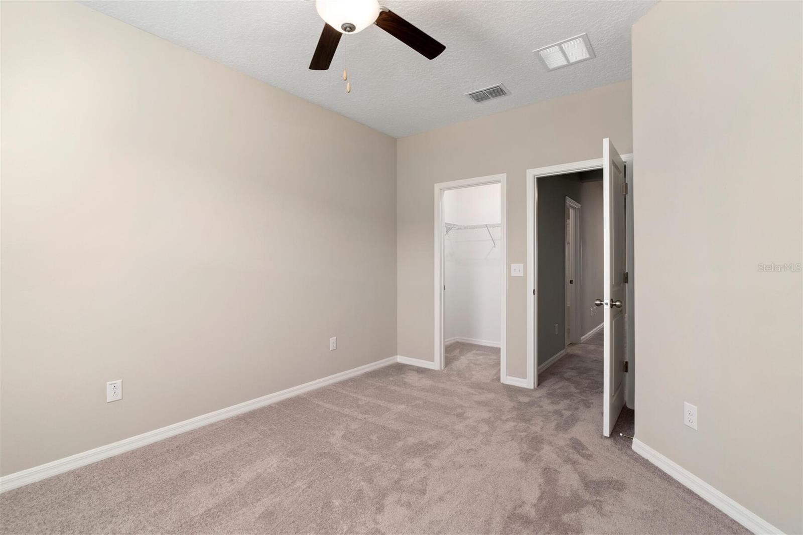 31989 BLUE PASSING LOOP, WESLEY CHAPEL, FL, 33545