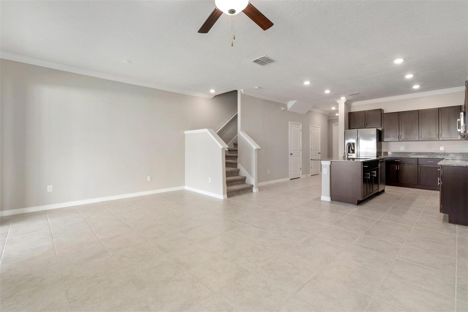 31989 BLUE PASSING LOOP, WESLEY CHAPEL, FL, 33545