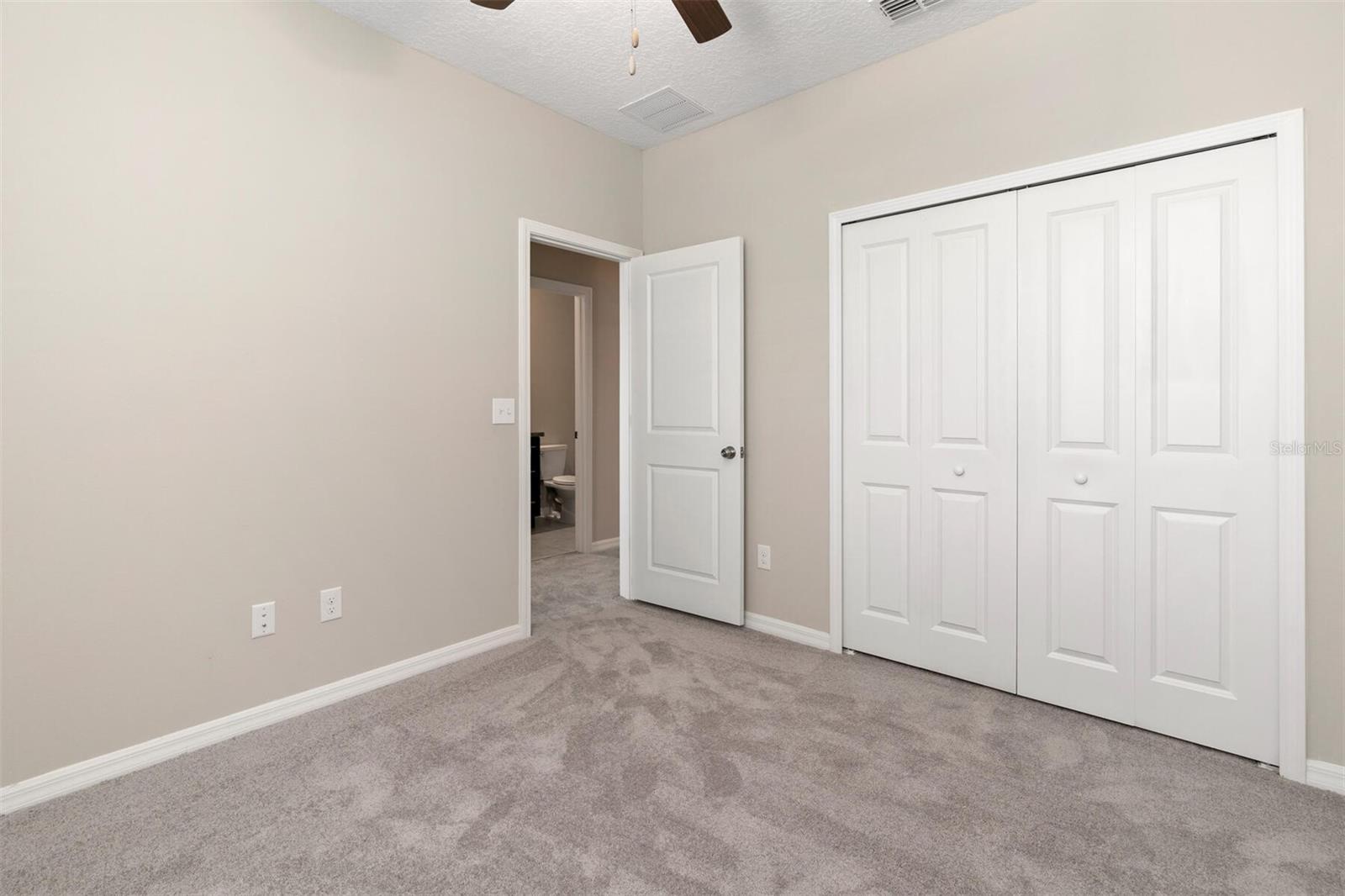 31989 BLUE PASSING LOOP, WESLEY CHAPEL, FL, 33545