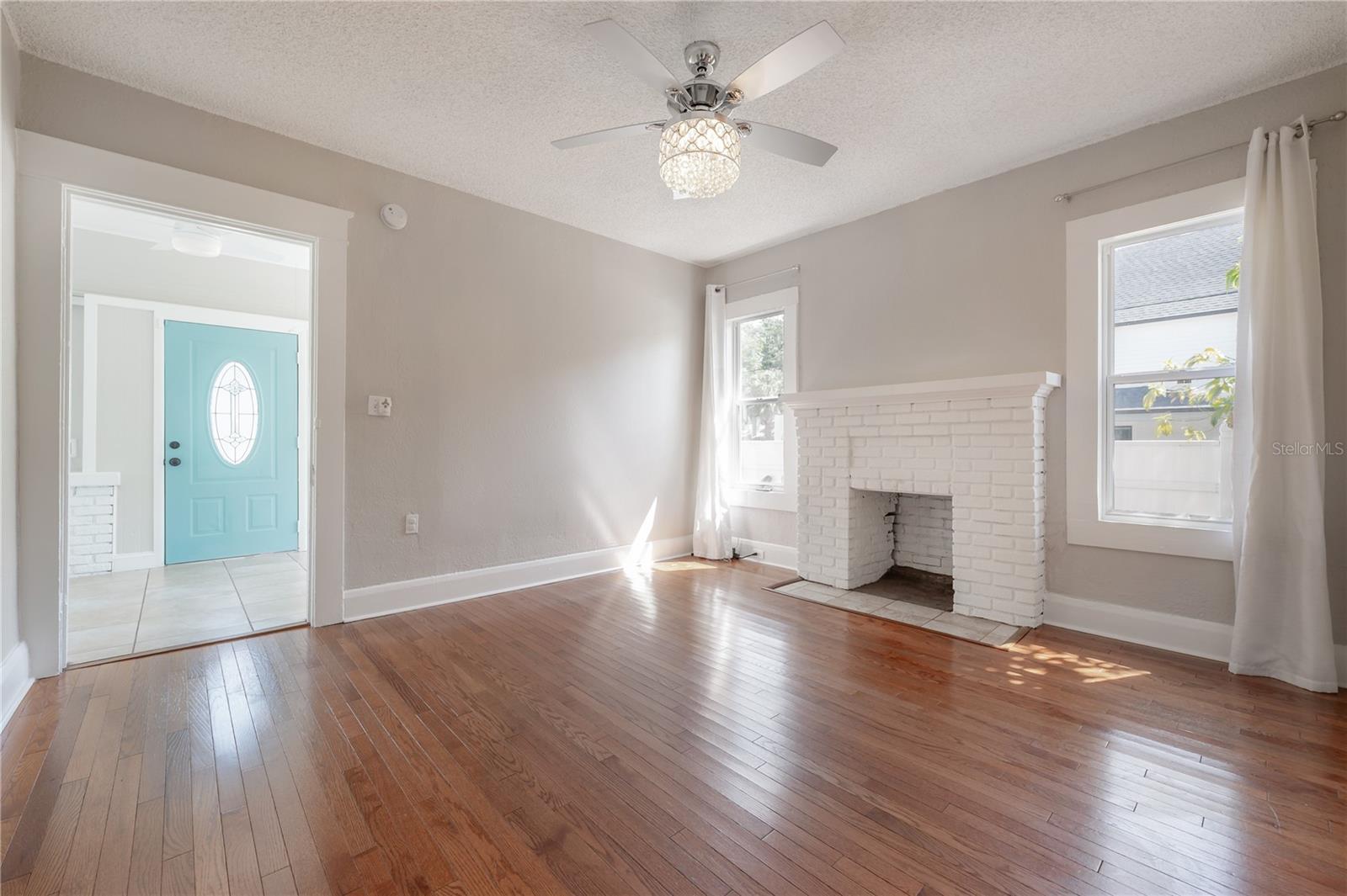 302 W HILDA ST, TAMPA, FL, 33603