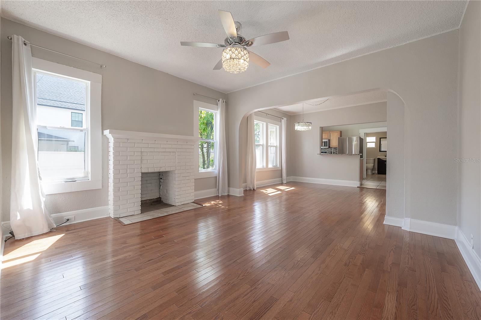 302 W HILDA ST, TAMPA, FL, 33603