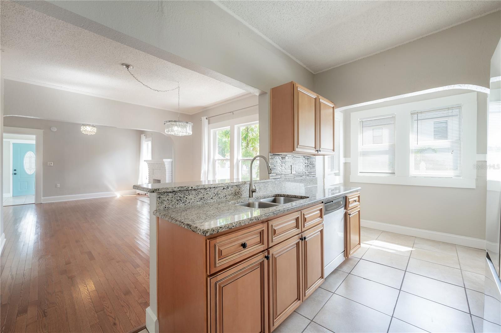 302 W HILDA ST, TAMPA, FL, 33603