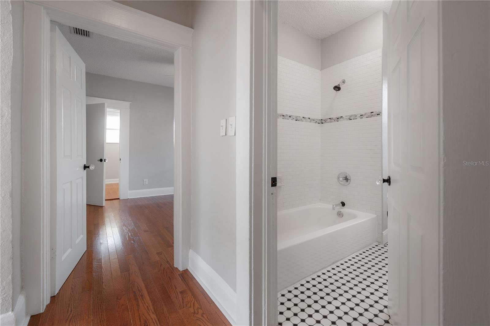 302 W HILDA ST, TAMPA, FL, 33603
