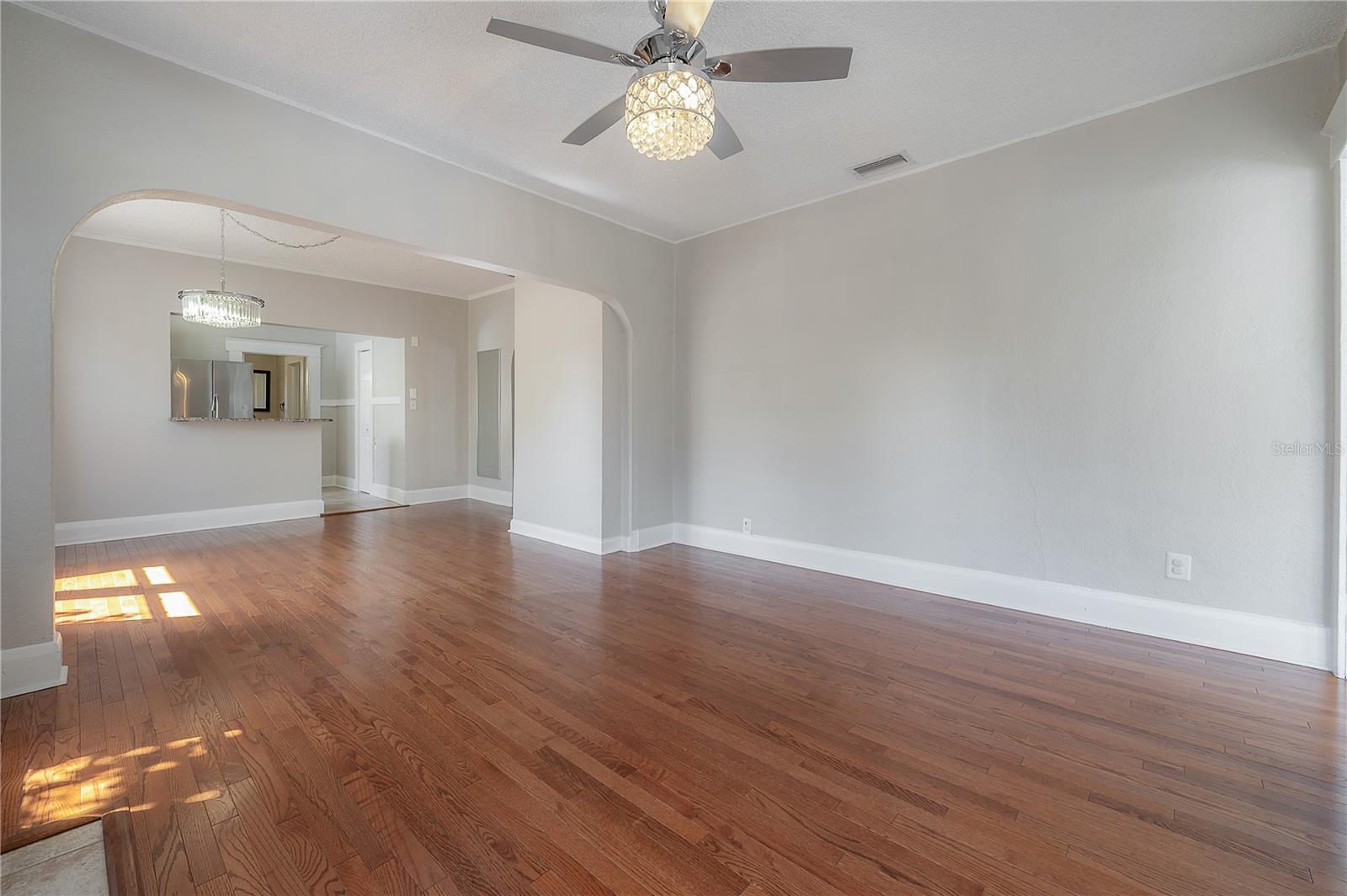 302 W HILDA ST, TAMPA, FL, 33603