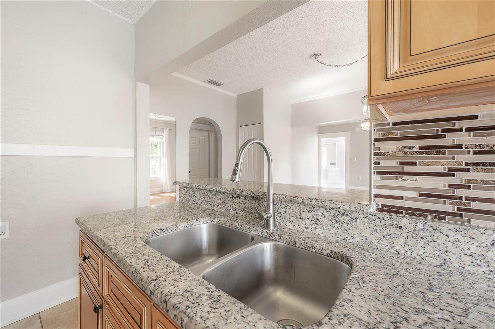 302 W HILDA ST, TAMPA, FL, 33603