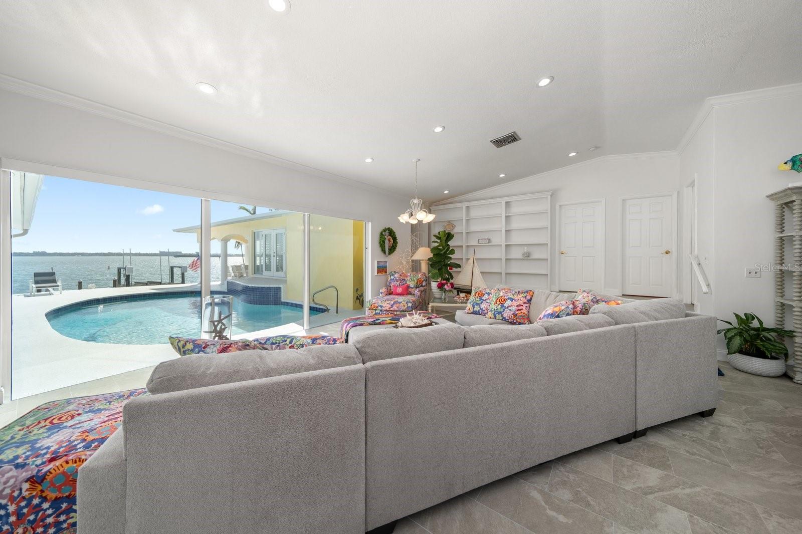 769 HARBOR IS, CLEARWATER BEACH, FL, 33767