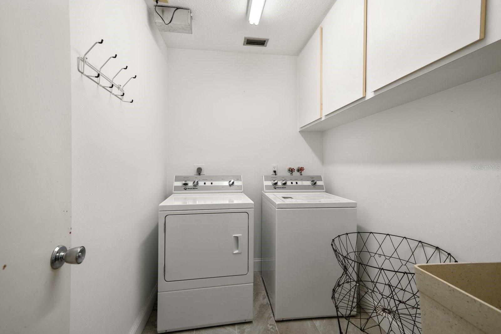 769 HARBOR IS, CLEARWATER BEACH, FL, 33767