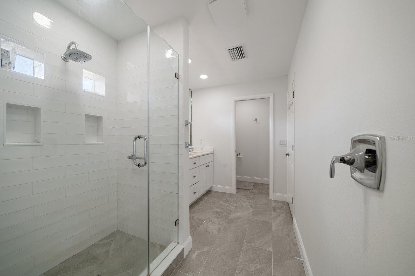 769 HARBOR IS, CLEARWATER BEACH, FL, 33767