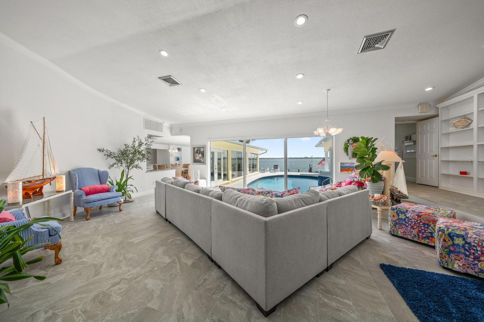 769 HARBOR IS, CLEARWATER BEACH, FL, 33767
