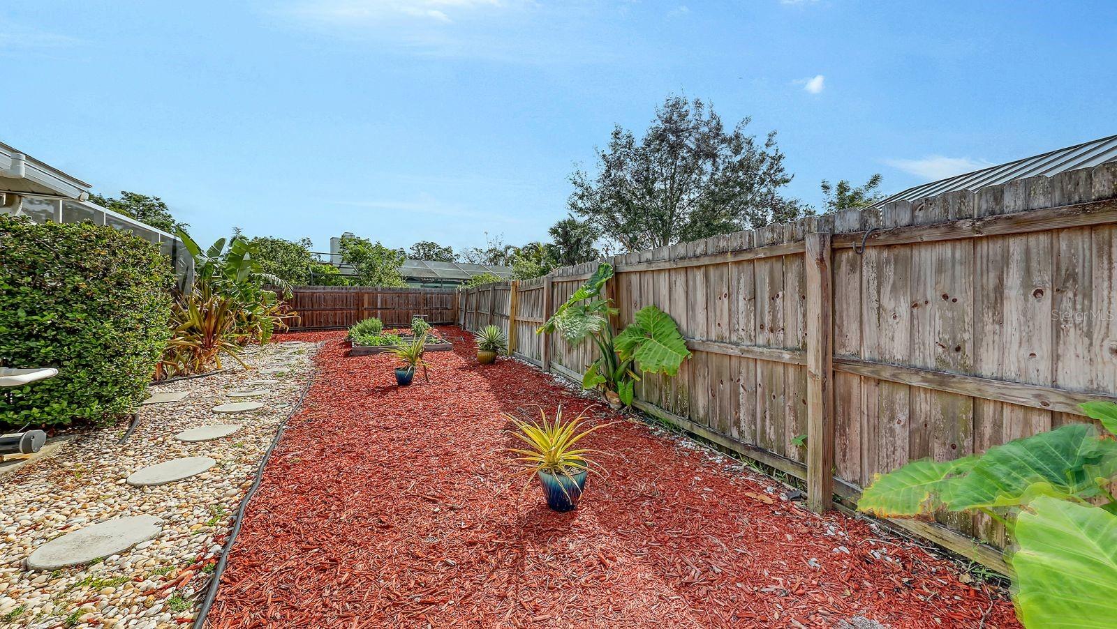 A4647808 Property Photo