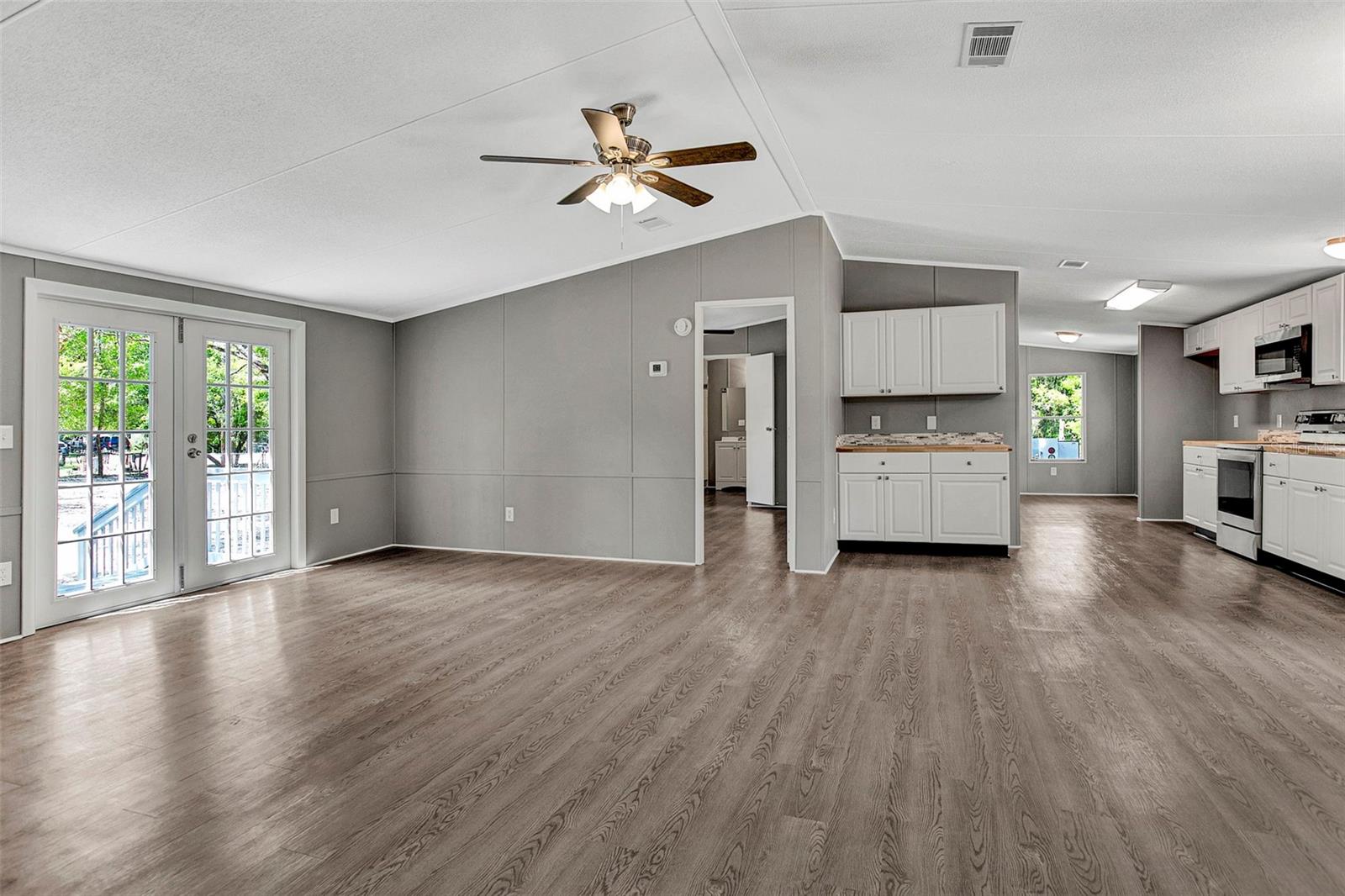 103 ALBANY CT, SATSUMA, FL, 32189
