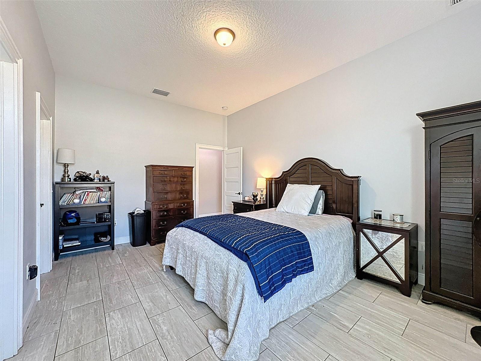 9237 PALM BEACH DR, WEEKI WACHEE, FL, 34613