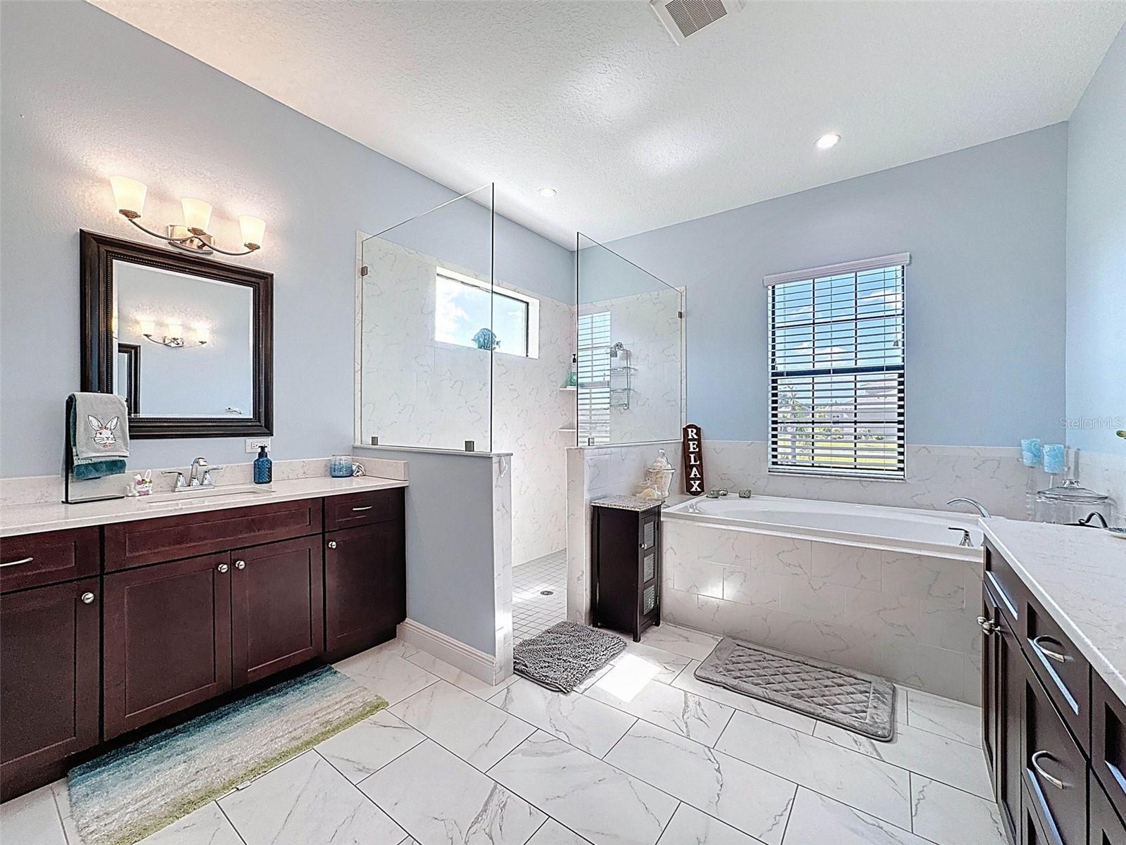 9237 PALM BEACH DR, WEEKI WACHEE, FL, 34613