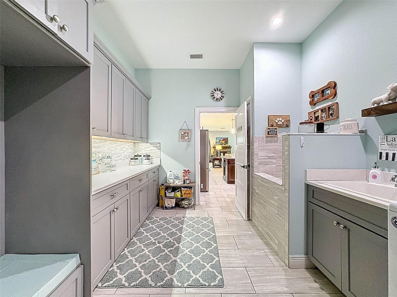 9237 PALM BEACH DR, WEEKI WACHEE, FL, 34613