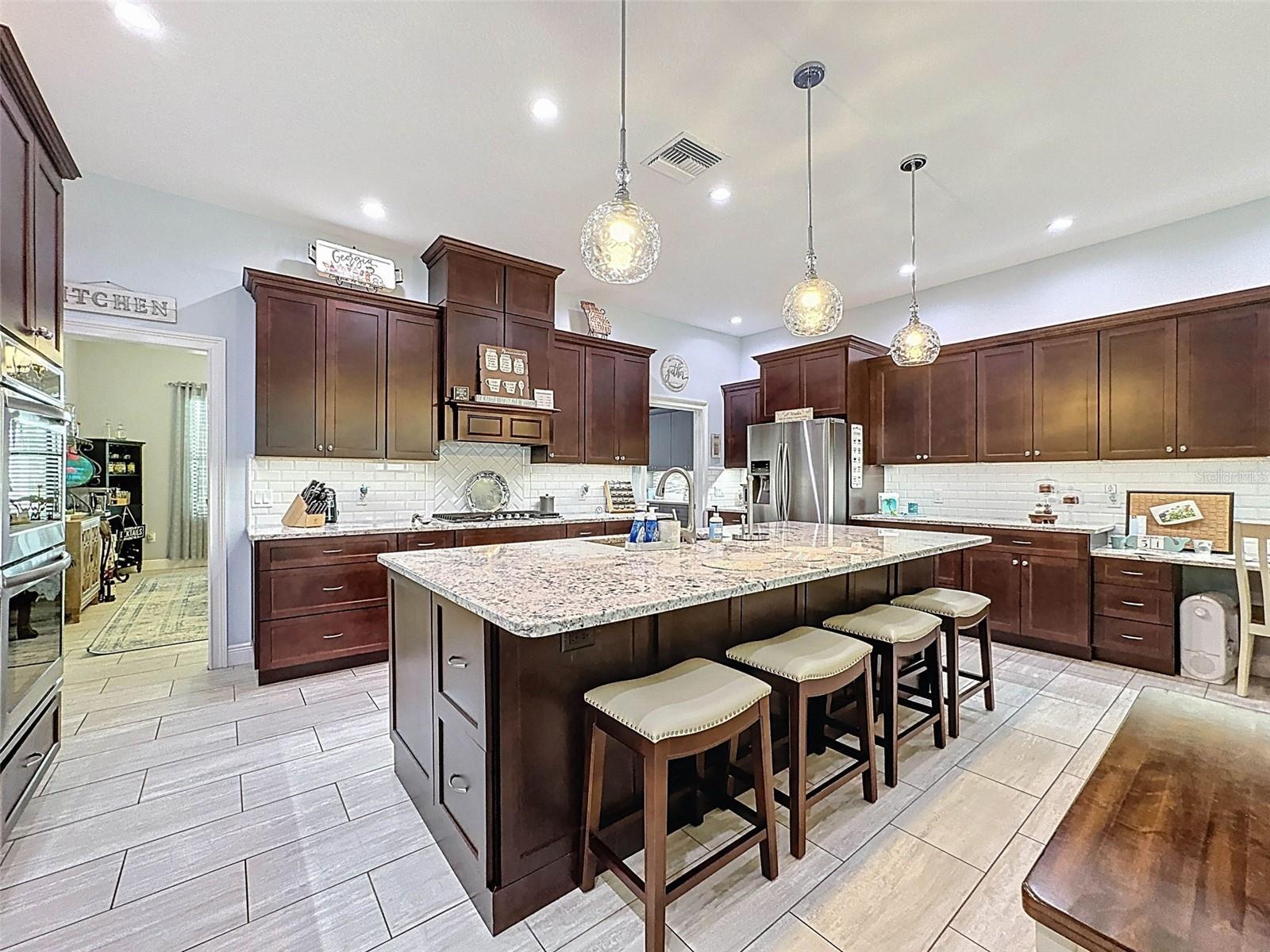 9237 PALM BEACH DR, WEEKI WACHEE, FL, 34613