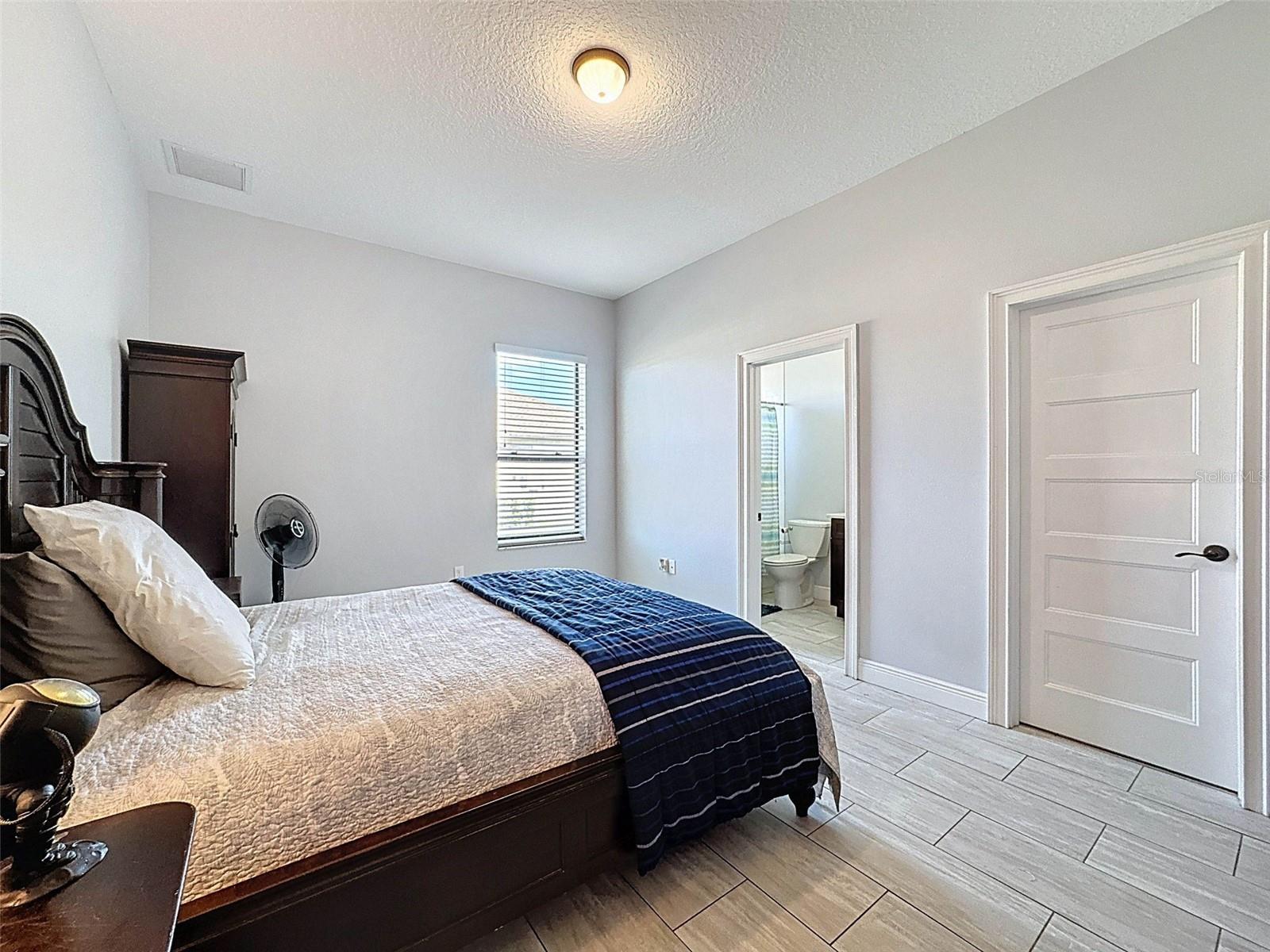 9237 PALM BEACH DR, WEEKI WACHEE, FL, 34613