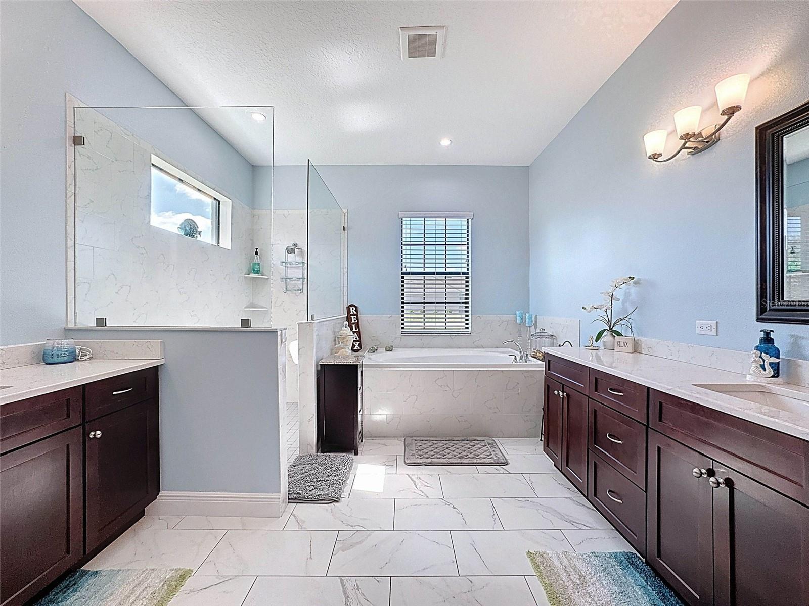 9237 PALM BEACH DR, WEEKI WACHEE, FL, 34613