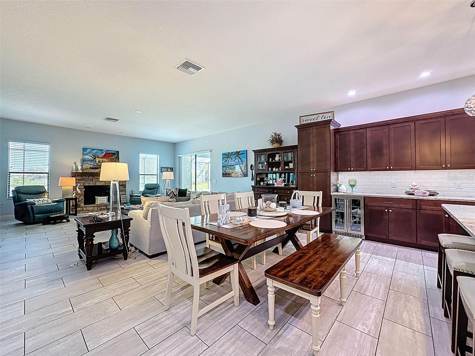 9237 PALM BEACH DR, WEEKI WACHEE, FL, 34613