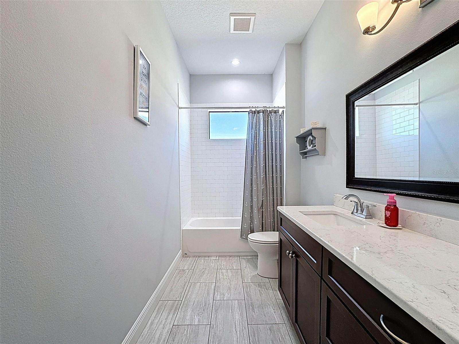9237 PALM BEACH DR, WEEKI WACHEE, FL, 34613