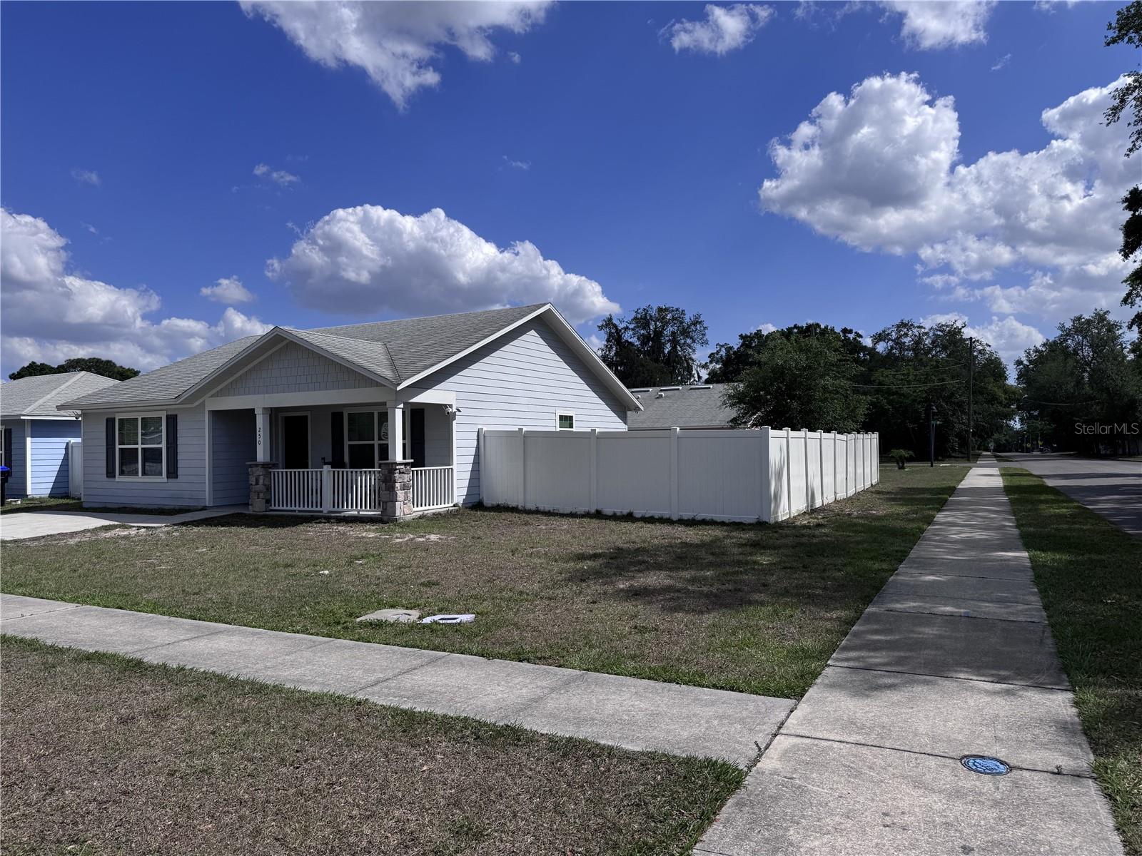 250 W ELLA J GILMORE ST, APOPKA, FL, 32703