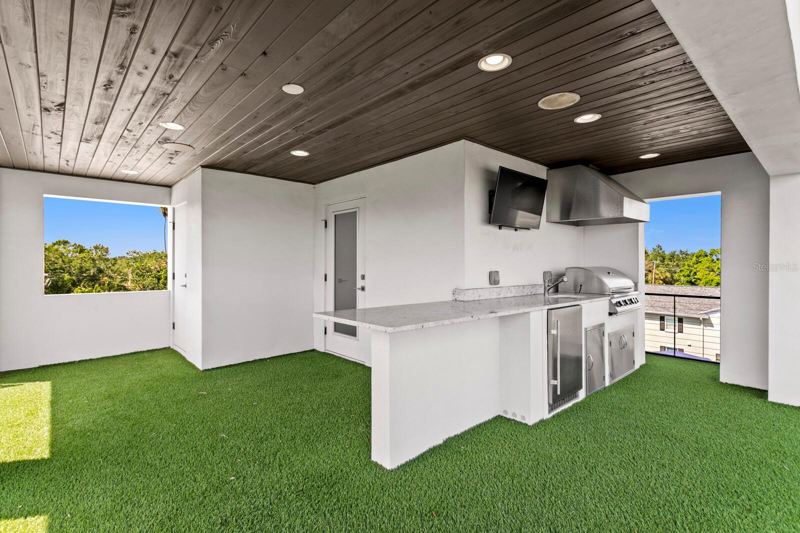 TB8371151 Property Photo