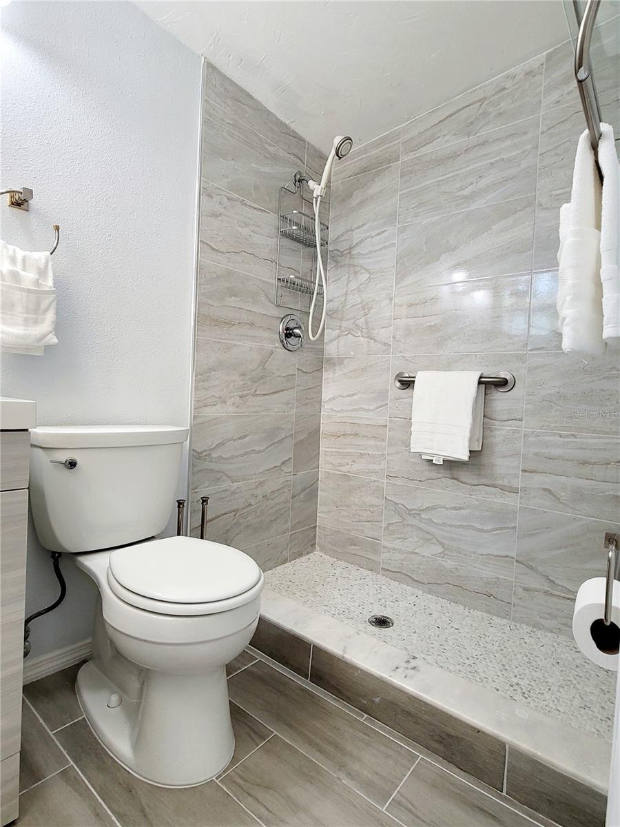 2035 VINSON AVE, SARASOTA, FL, 34232