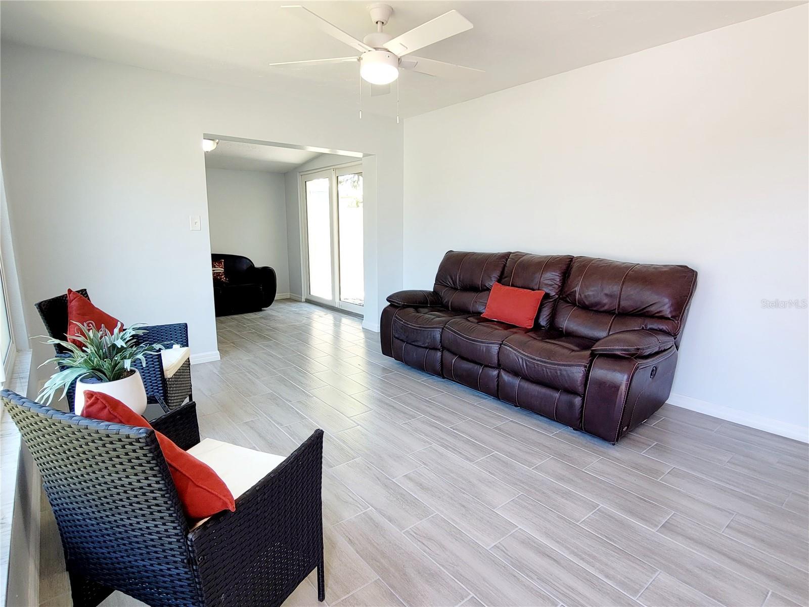 2035 VINSON AVE, SARASOTA, FL, 34232