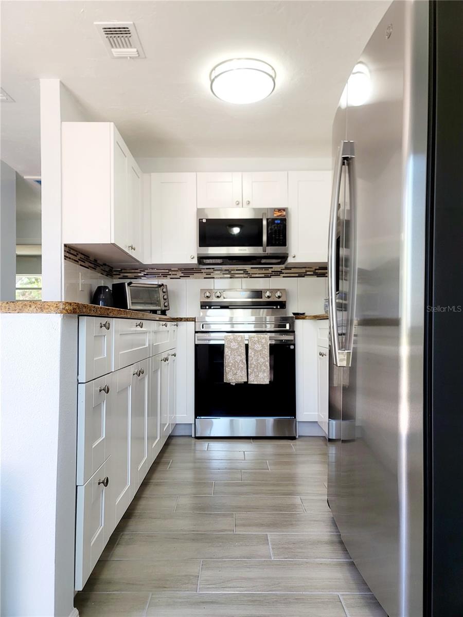 2035 VINSON AVE, SARASOTA, FL, 34232