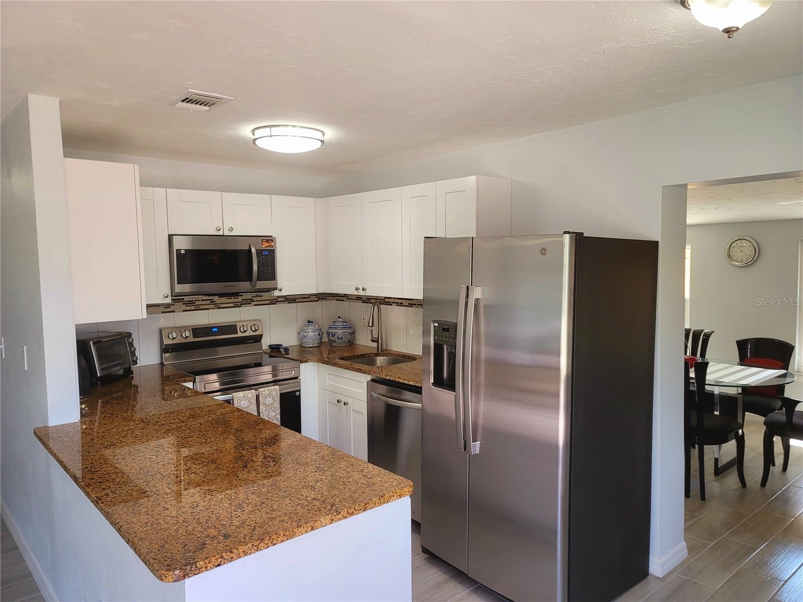 2035 VINSON AVE, SARASOTA, FL, 34232