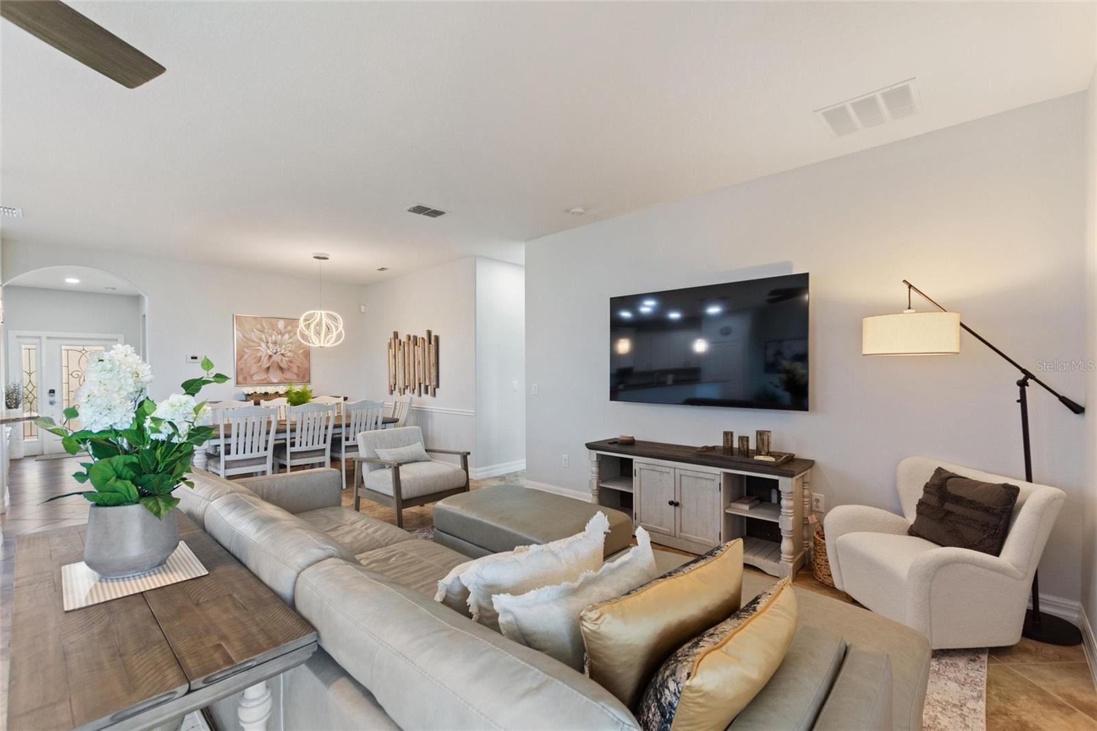 8924 DOVE VALLEY WAY, DAVENPORT, FL, 33896