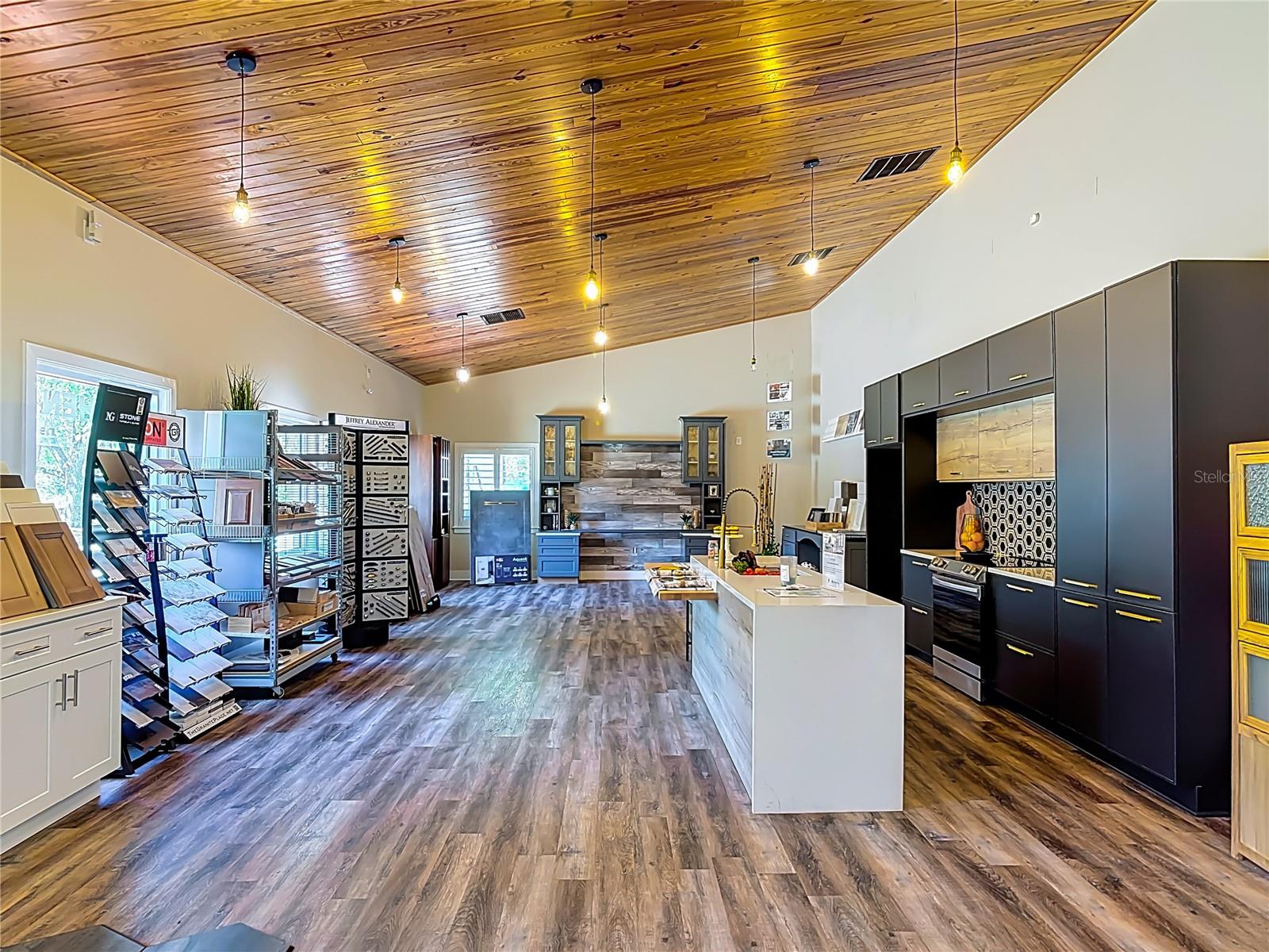 1342 HOWLAND BLVD, DELTONA, FL, 32738