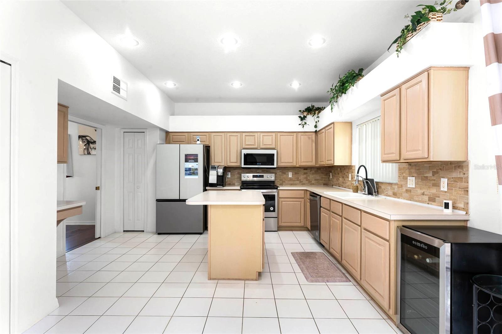 219 STRATHMORE CIR, KISSIMMEE, FL, 34744