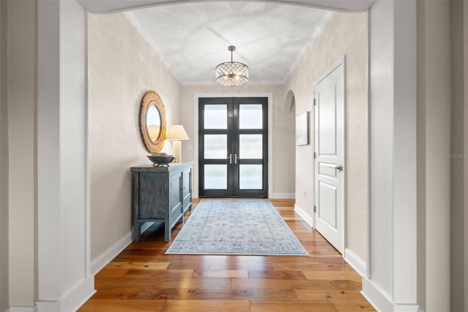 935 EDEN ISLE DR NE, ST PETERSBURG, FL, 33704