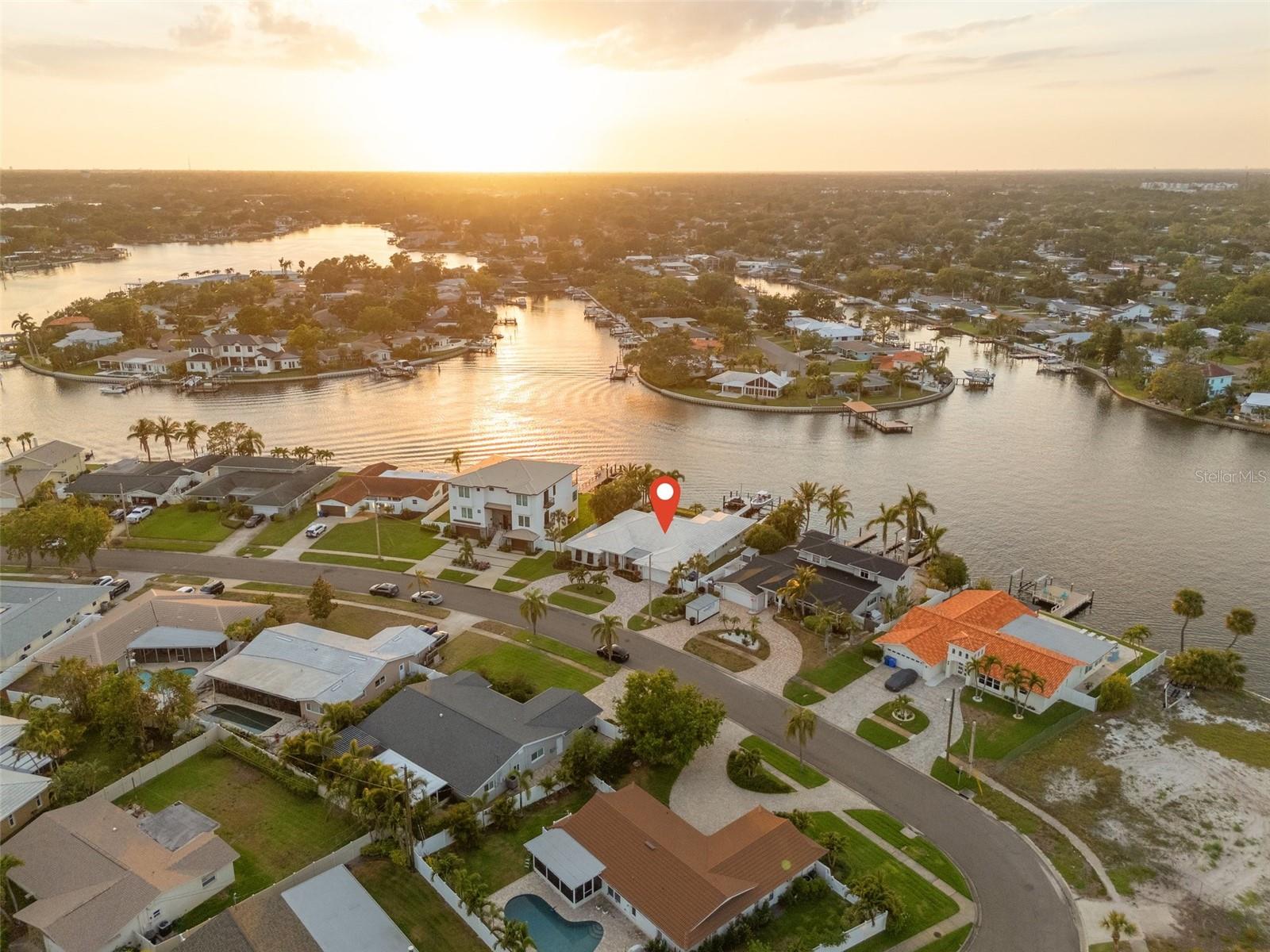 935 EDEN ISLE DR NE, ST PETERSBURG, FL, 33704