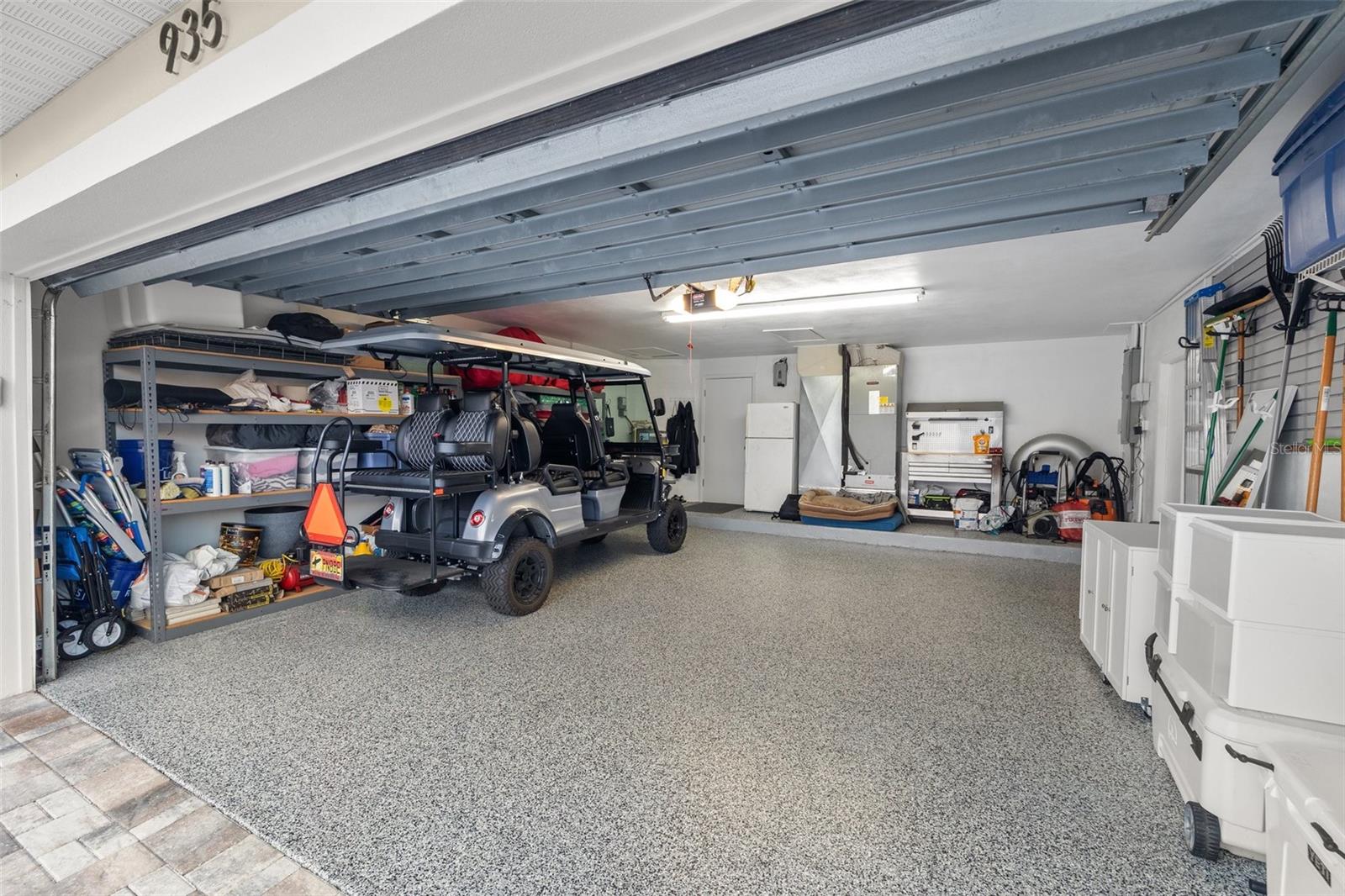 935 EDEN ISLE DR NE, ST PETERSBURG, FL, 33704