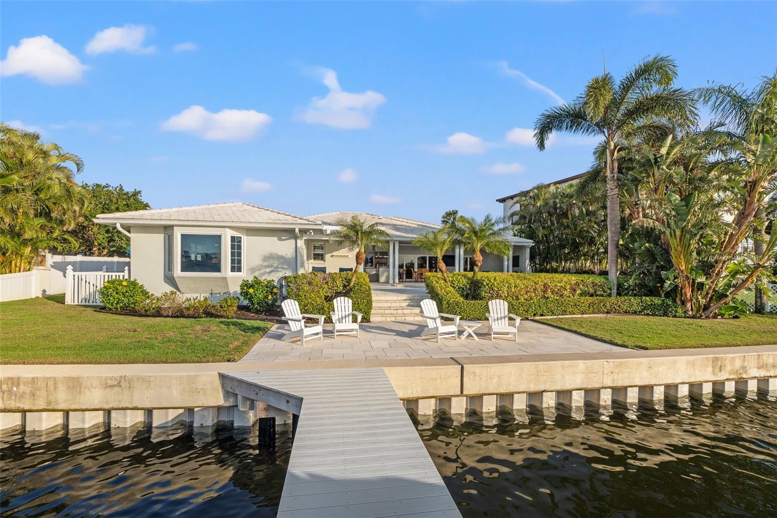 935 EDEN ISLE DR NE, ST PETERSBURG, FL, 33704