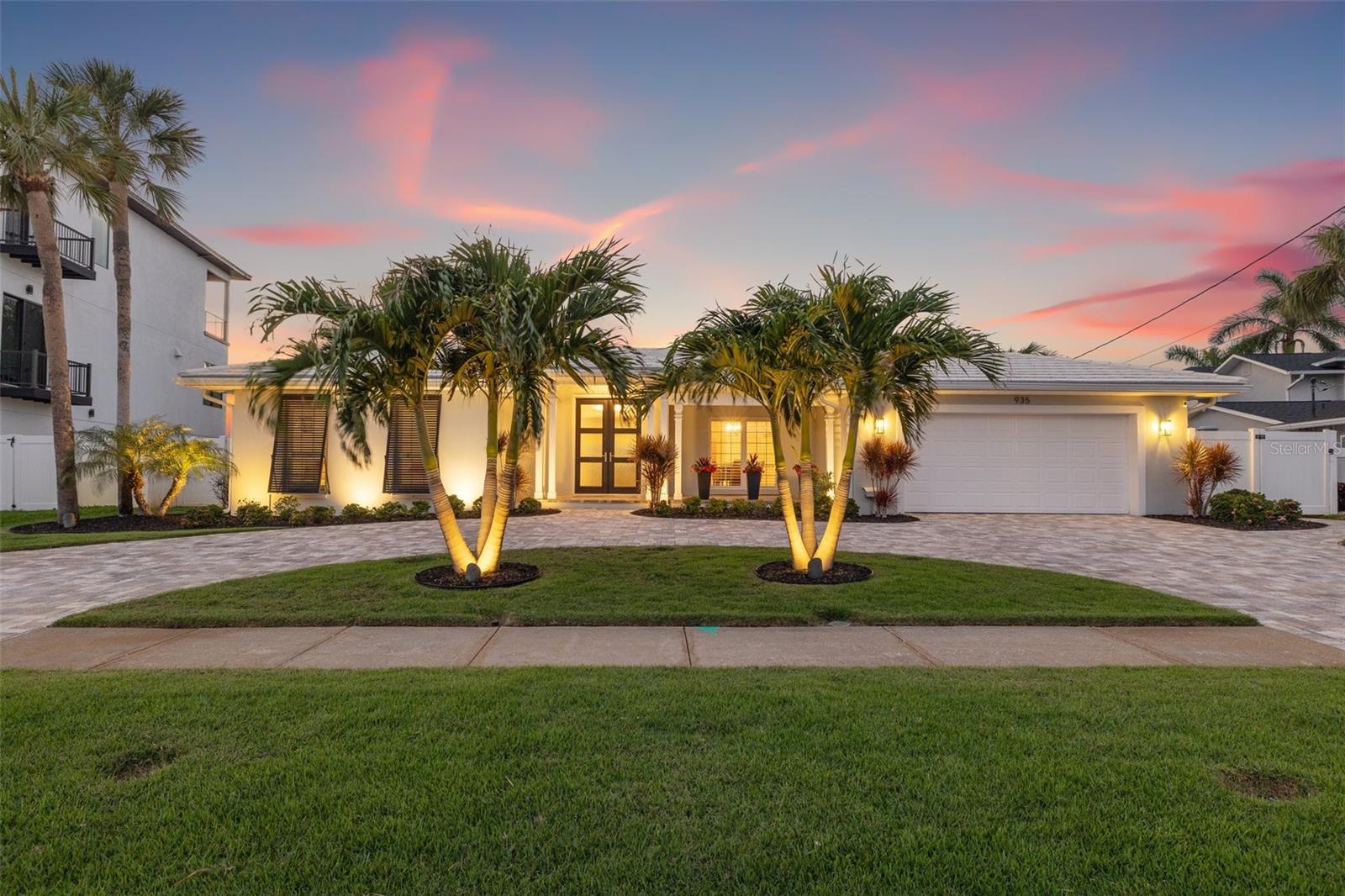 935 EDEN ISLE DR NE, ST PETERSBURG, FL, 33704