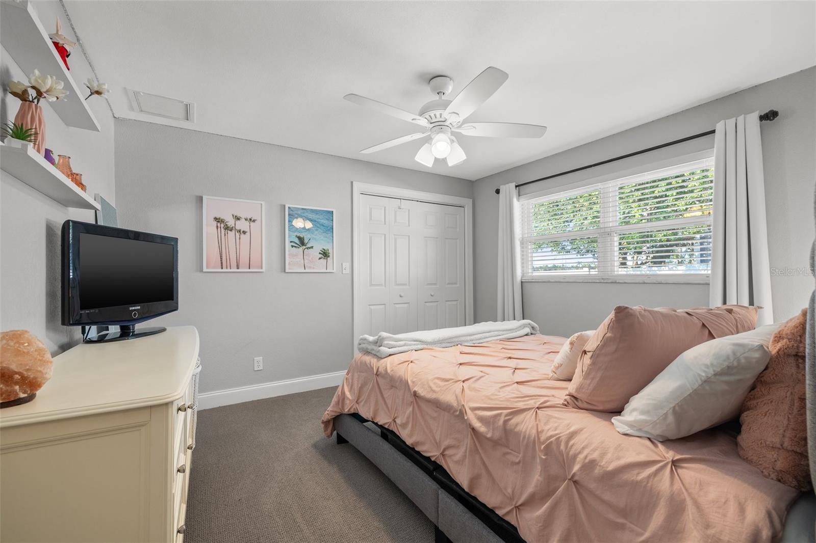 935 EDEN ISLE DR NE, ST PETERSBURG, FL, 33704