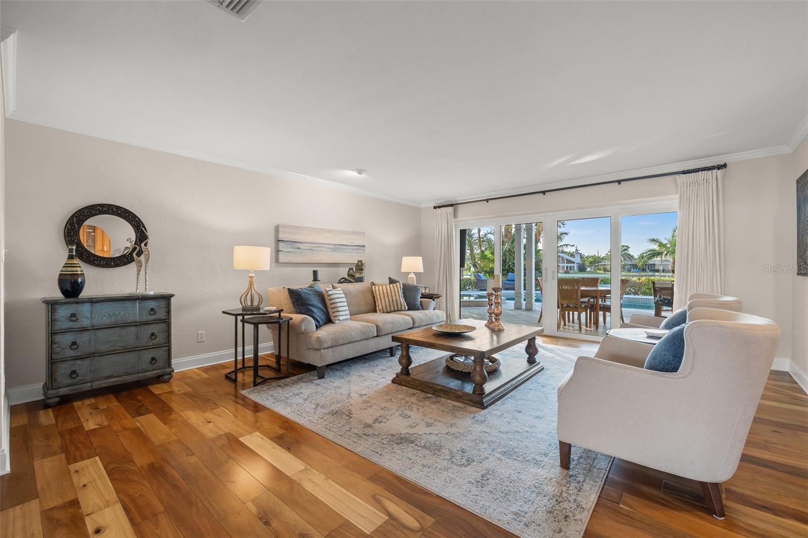 935 EDEN ISLE DR NE, ST PETERSBURG, FL, 33704