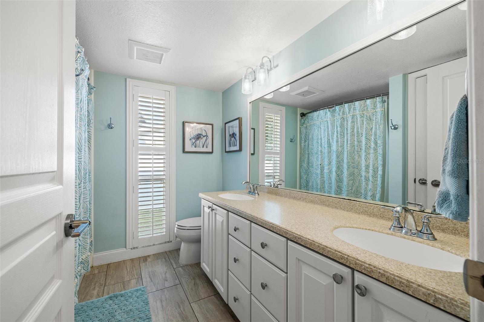 935 EDEN ISLE DR NE, ST PETERSBURG, FL, 33704