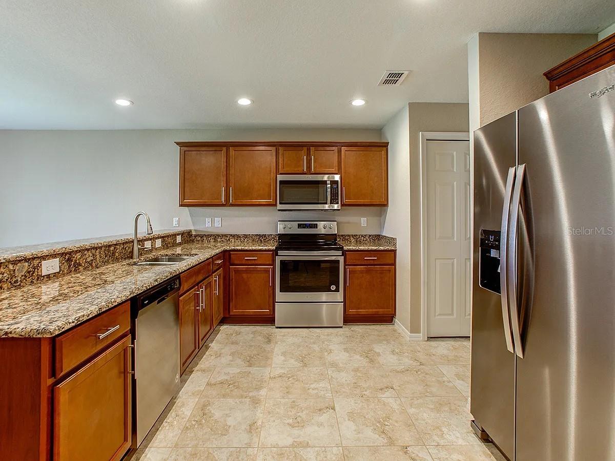 7212 MERLOT SIENNA AVE, GIBSONTON, FL, 33534