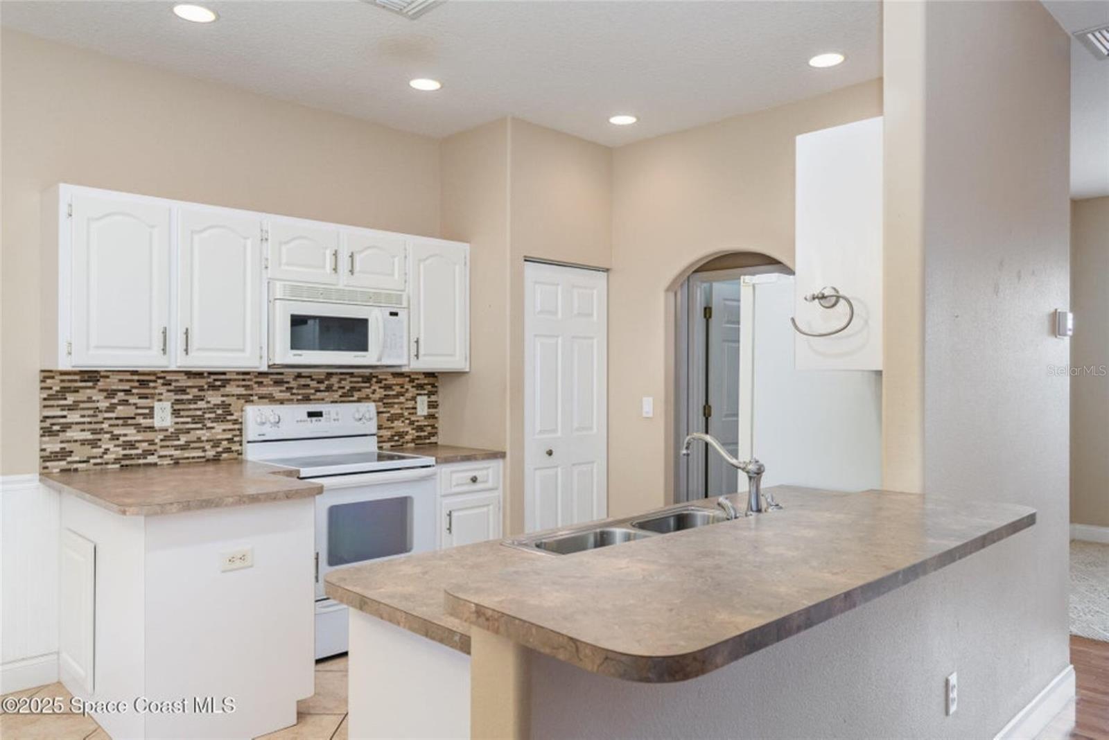 833 PARKWOOD AVE, TITUSVILLE, FL, 32796