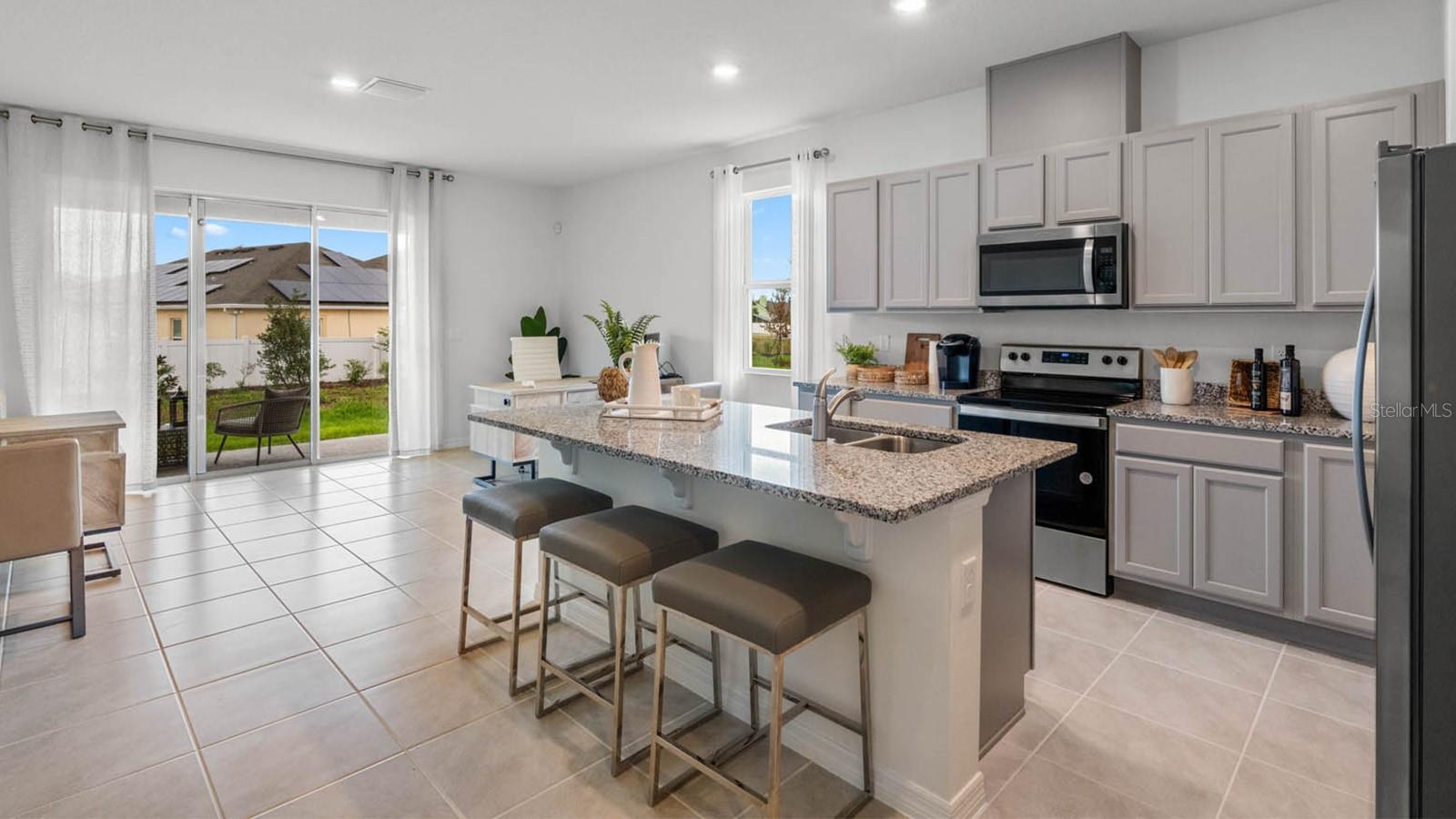 2120 MONTEVERDE AVE, DAVENPORT, FL, 33837