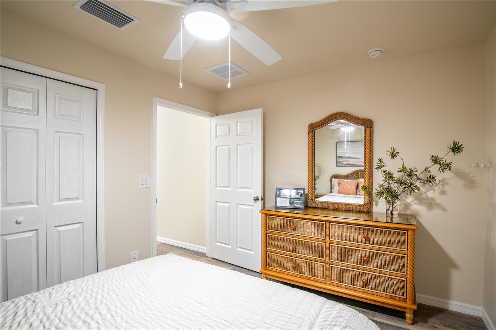 1282 COTTAGE CIR, TAVARES, FL, 32778