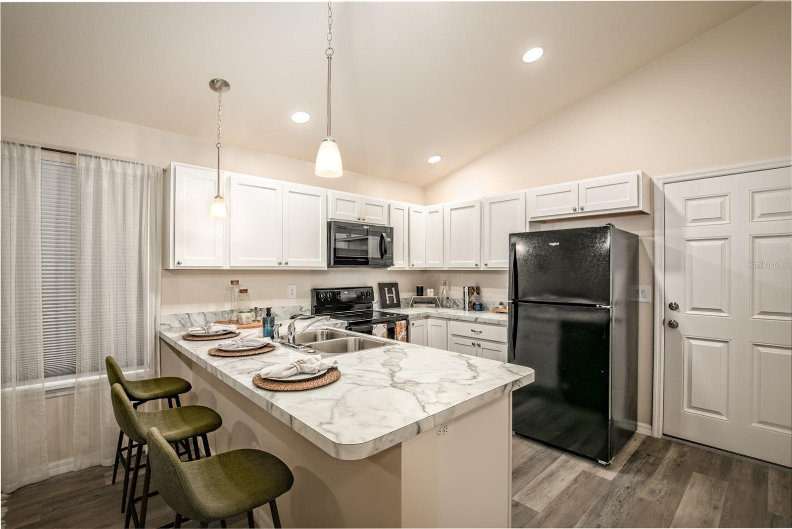 1282 COTTAGE CIR, TAVARES, FL, 32778