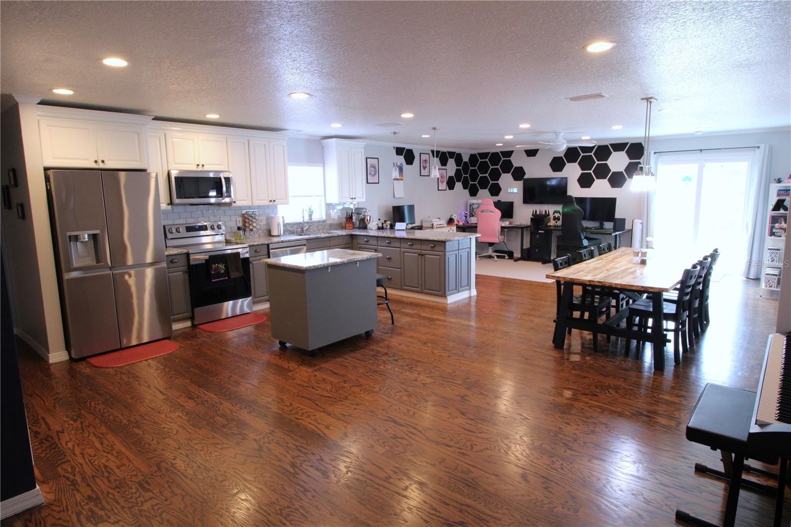 2890 KEENE PARK DR, LARGO, FL, 33771