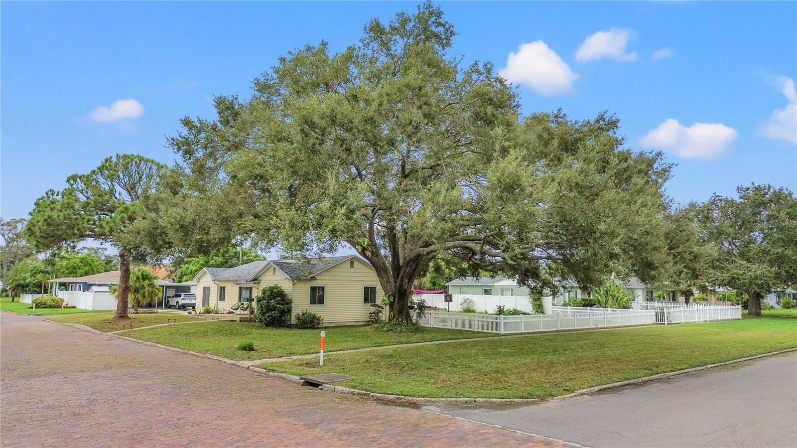 220 62ND ST N, ST PETERSBURG, FL, 33710
