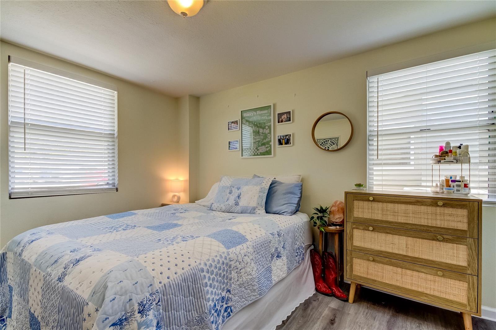 1142 56TH AVE N, ST PETERSBURG, FL, 33703
