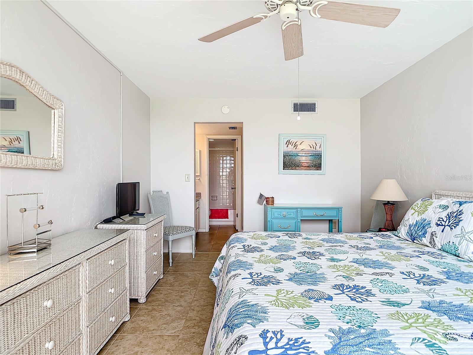 618 BIRD BAY DR S #202, VENICE, FL, 34285